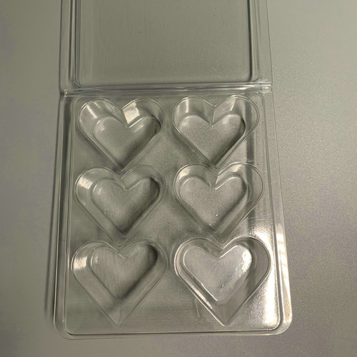 Heart-shape clamshell for wax melt